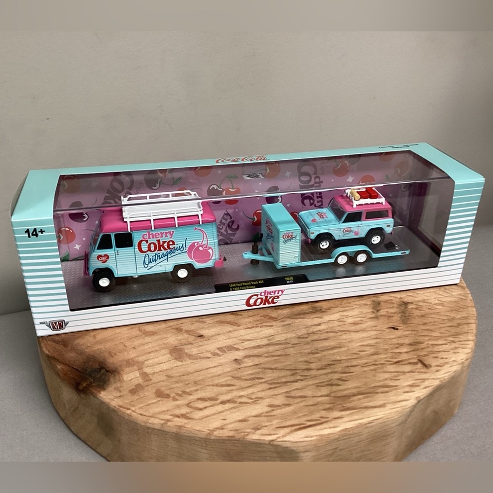 🔴 NWT - Diecast Cherry Coke Collectible Set - 1948 Ford Parcel Trk & 1966 Bronco - Picture 2 of 16